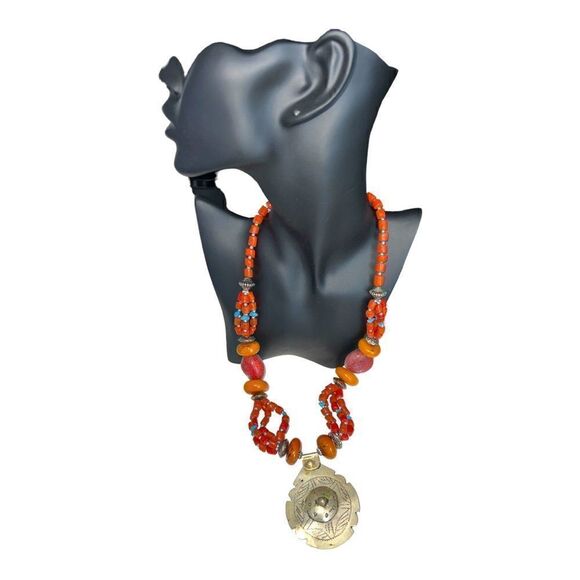 Handmade Exotic Vintage Rustic Metal Silver Pleated Medallion Necklace. - Picture 2 of 3